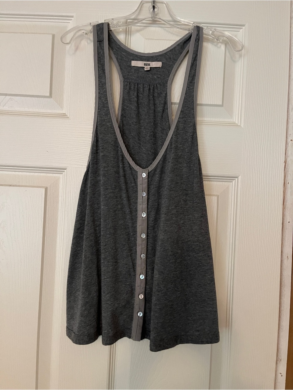 vintage y2k NWOT Ruehl (part of Hollister Co) racerback gray swing top XS